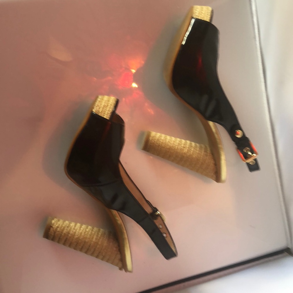 Open toe platform shoe - Picture 5 of 6